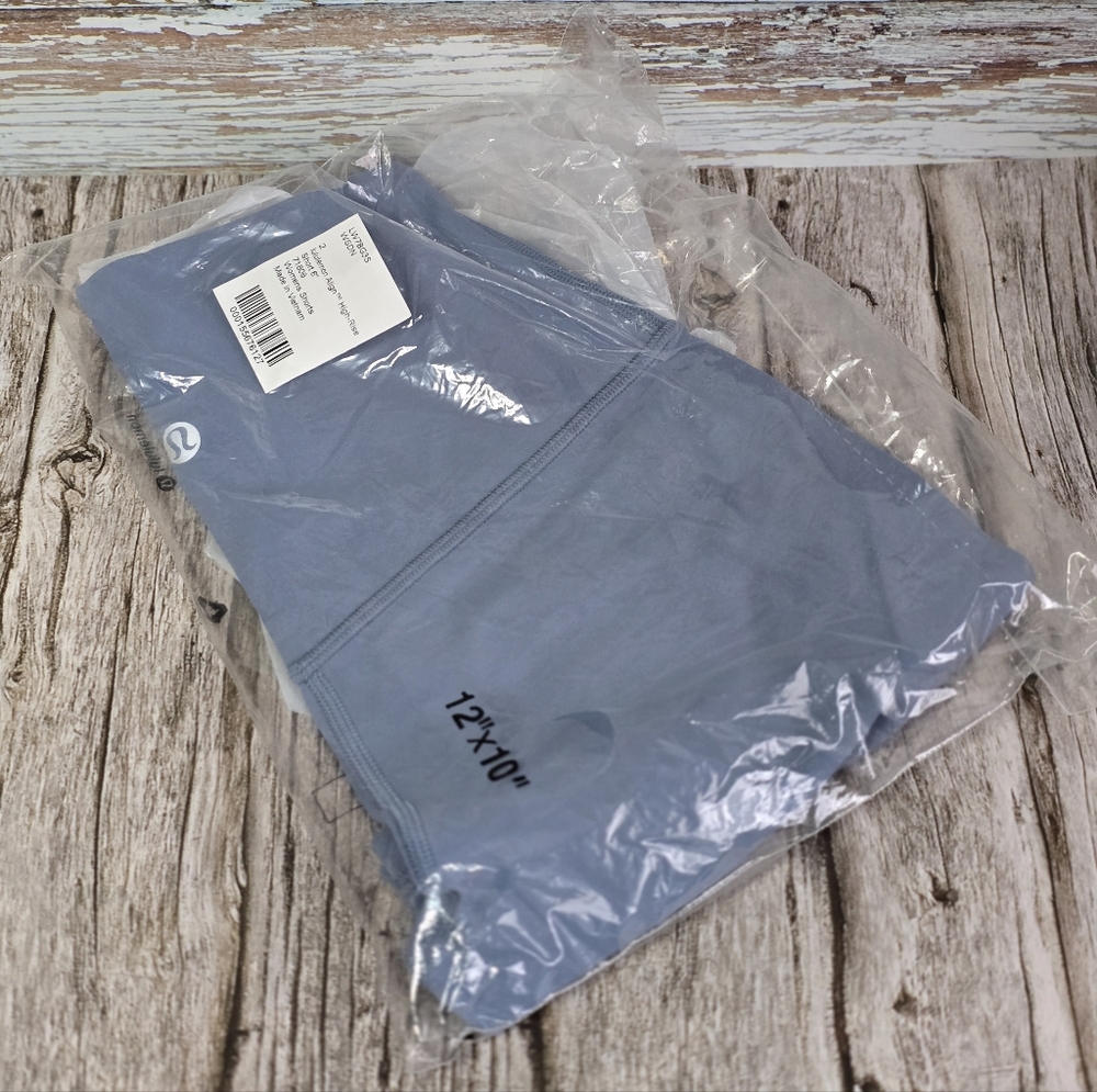 *NWT* LULULEMON Align High-Rise Short 6", Color - Washed Denim, Size 2 (XXS) - Picture 3 of 10